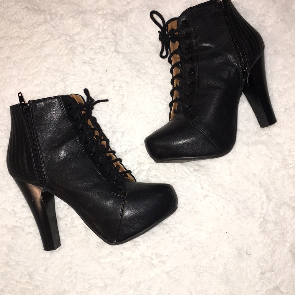 Black heel boots
